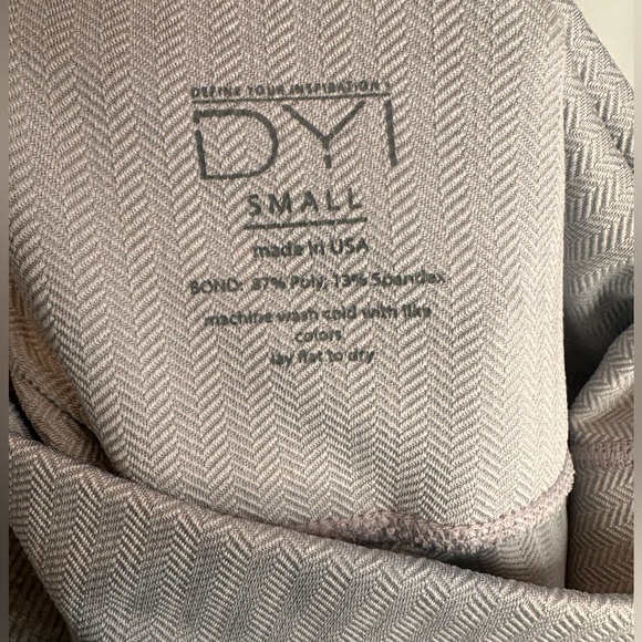 3/$15 DYI Define Your Inspiration White Leggings - Picture 5 of 7